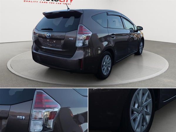 2017 Toyota Prius ALPHA HYBRID, 7 Seater Carousel 9