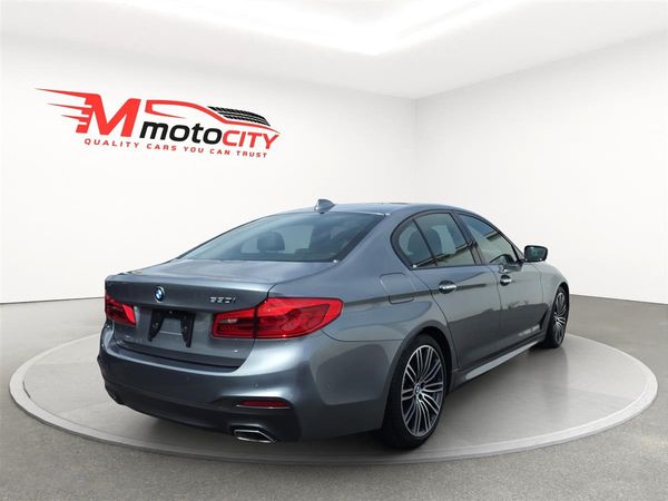 2017 BMW 530i M SPORT Carousel 2