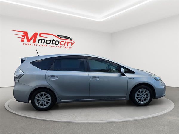 2012 Toyota Prius ALPHA 7 SEATS, CRUISE CONTROL Carousel 1
