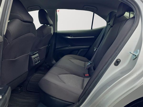 2021 Toyota Camry HYBRID, X, Low Kms Carousel 13