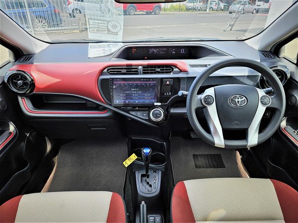 2015 Toyota Aqua HYBRID Carousel 13