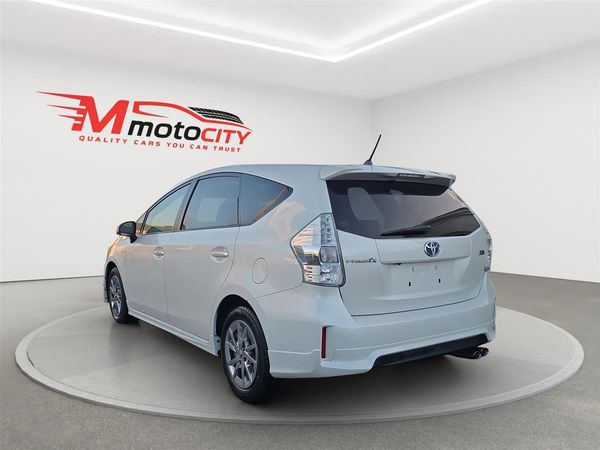 2014 Toyota Prius Alpha S, Panoramic dual roof Carousel 4