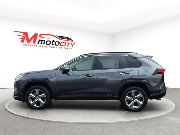 2019 Toyota RAV4 HYBRID, G PAck, Leather Heated Seats with heated Steering Carousel 5