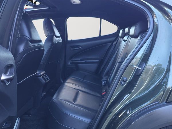 2022 Lexus UX 300e LIMITED 54KWH/EV/HD Carousel 13