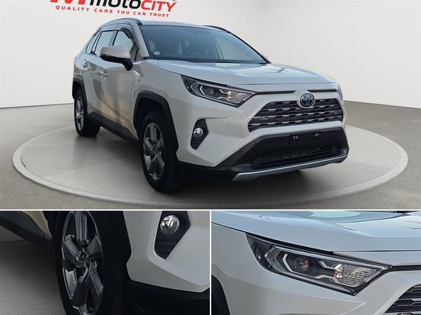 2019 Toyota RAV4 4WD, G Pack, Leather Heated Seats, Radar Cruise Carousel 8
