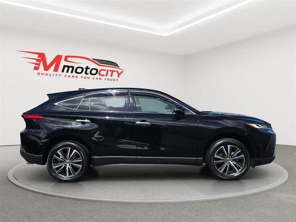2020 Toyota Harrier HYBRID, G Pack, Radar Cruise, Leather seats Carousel 1