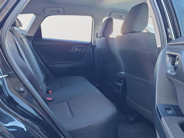 2014 Toyota Auris 1.8G, LOW KMS Carousel 14