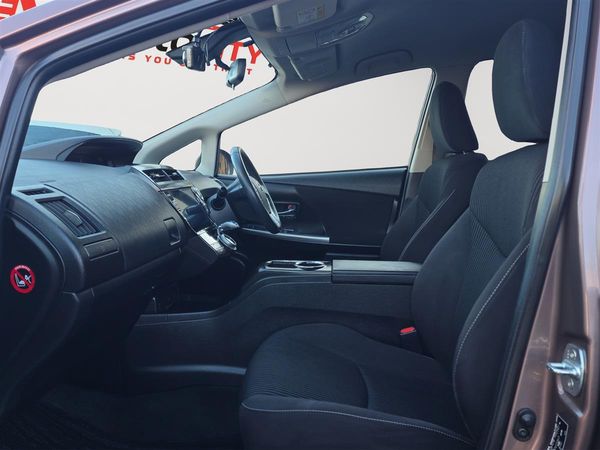 2017 Toyota Prius ALPHA HYBRID, 7 Seater Carousel 15