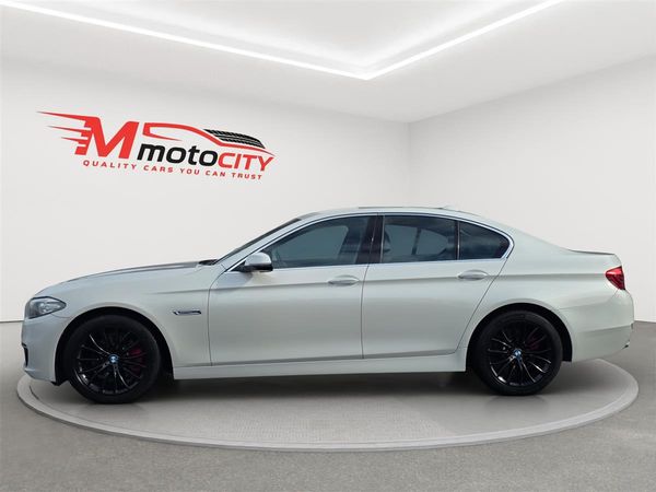 2017 BMW 523i Luxury, Leather heated seats, Adaptive cruise Carousel 5