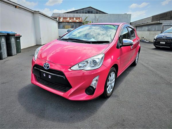 2015 Toyota Aqua HYBRID Carousel 6