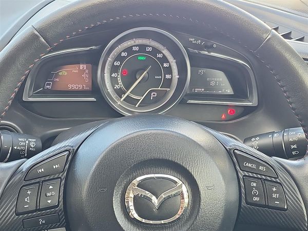 2014 Mazda Axela HYBRID, HUD, CRUISE CONTROL Carousel 18