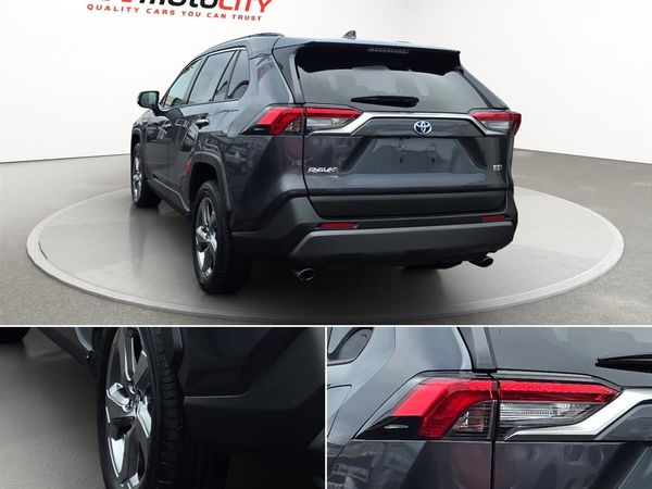 2019 Toyota RAV4 HYBRID, G PAck, Leather Heated Seats with heated Steering Carousel 9