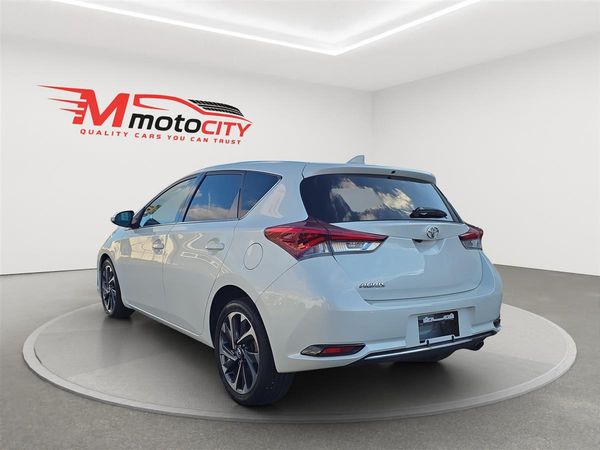 2015 Toyota Auris Leather Seats, Lane Assist, Cruise control Carousel 4