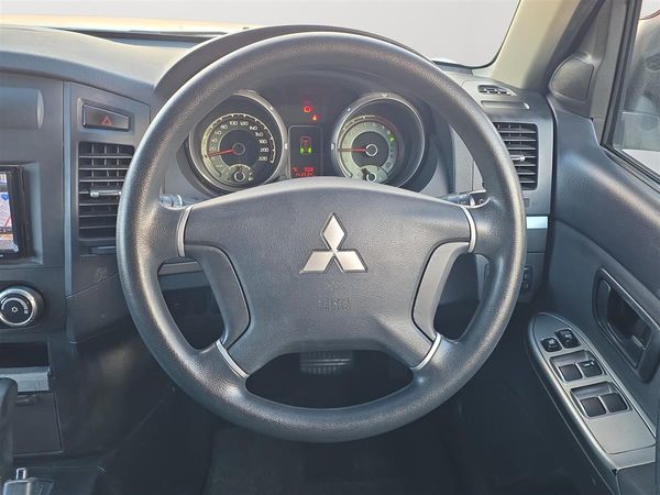 2013 Mitsubishi Pajero GR, LONG EXCEED, 4x4 Optional, 7 SEATS Carousel 17