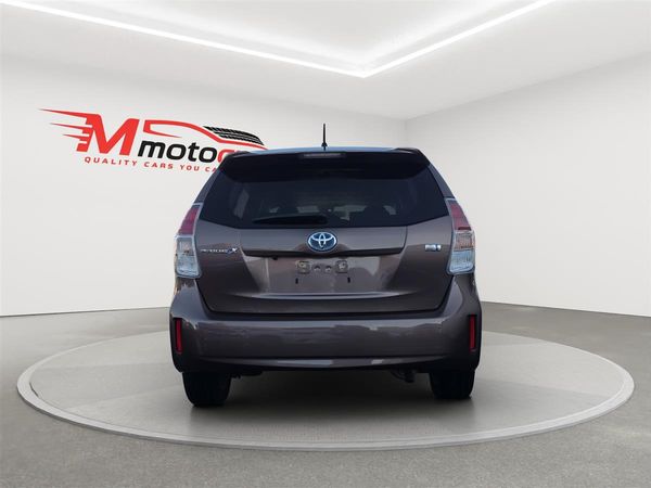 2017 Toyota Prius ALPHA HYBRID, 7 Seater Carousel 3