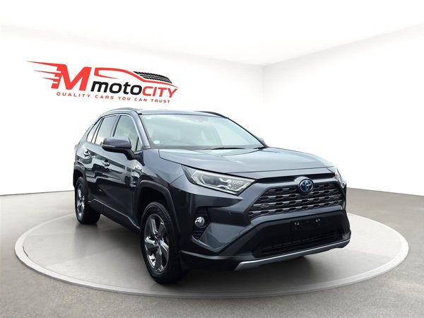 2019 Toyota RAV4 HYBRID, G PAck, Leather Heated Seats with heated Steering