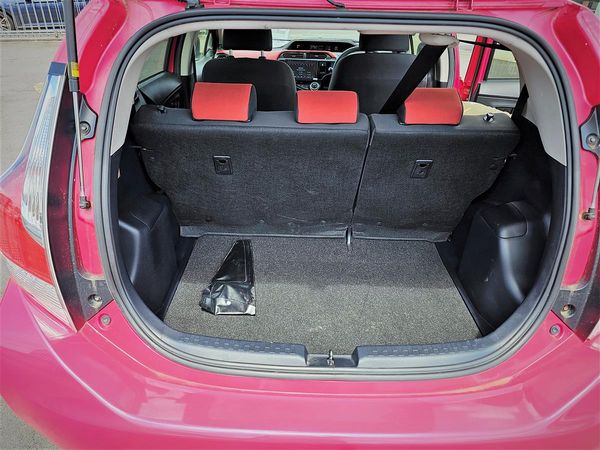 2015 Toyota Aqua HYBRID Carousel 10