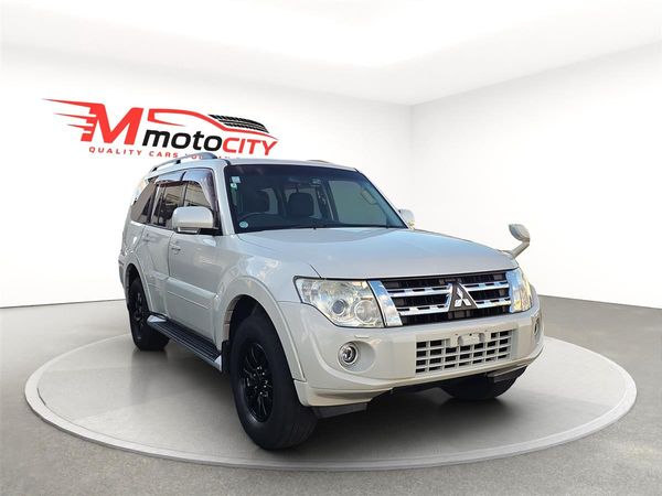 2013 Mitsubishi Pajero GR, LONG EXCEED, 4x4 Optional, 7 SEATS