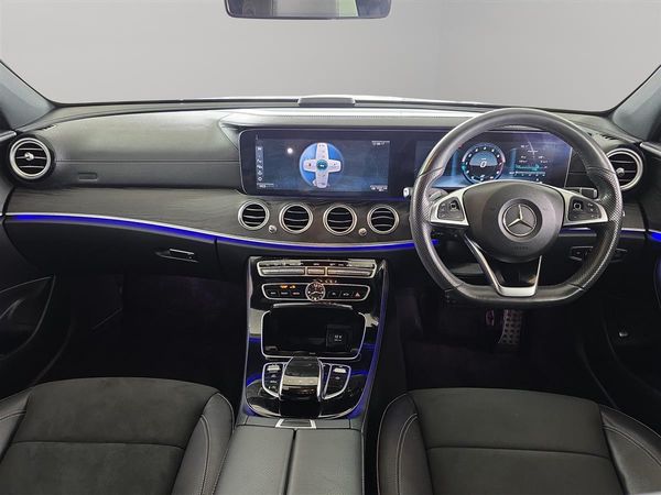 2017 Mercedes-Benz E 200 E200, Sedan Carousel 13