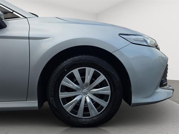 2021 Toyota Camry HYBRID, X, Low Kms Carousel 19