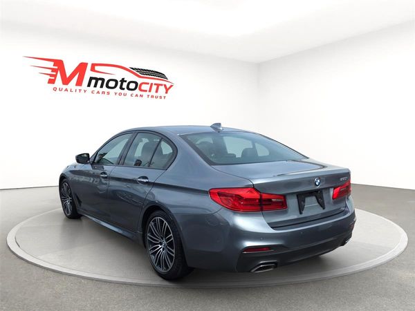 2017 BMW 530i M SPORT Carousel 4