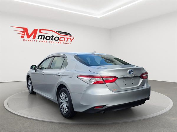 2021 Toyota Camry HYBRID, X, Low Kms Carousel 4