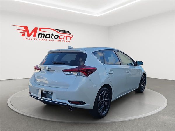 2015 Toyota Auris Leather Seats, Lane Assist, Cruise control Carousel 2