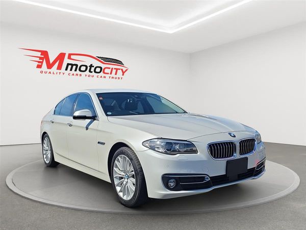 2017 BMW 523i Luxury, Leather heated seats, Adaptive cruise