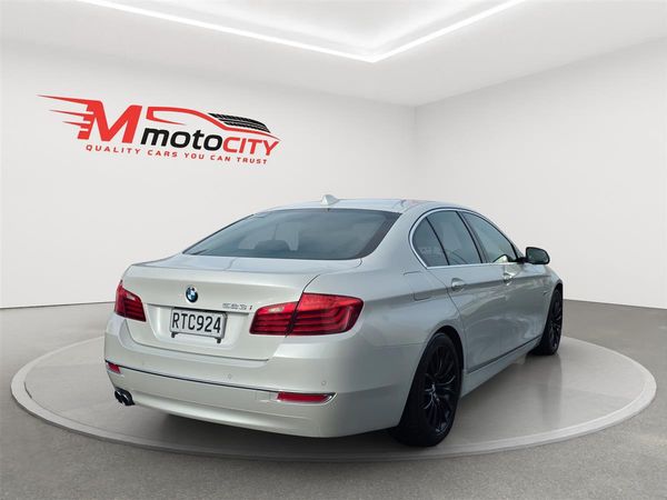 2017 BMW 523i Luxury, Leather heated seats, Adaptive cruise Carousel 2