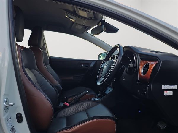 2015 Toyota Auris Leather Seats, Lane Assist, Cruise control Carousel 12