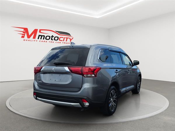 2015 Mitsubishi Outlander 7 Seater, Adaptive Cruise Carousel 2