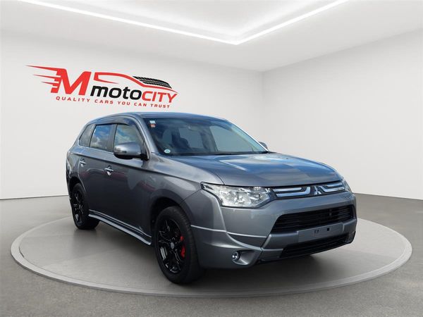 2013 Mitsubishi Outlander 4WD, 2.4G Navi package