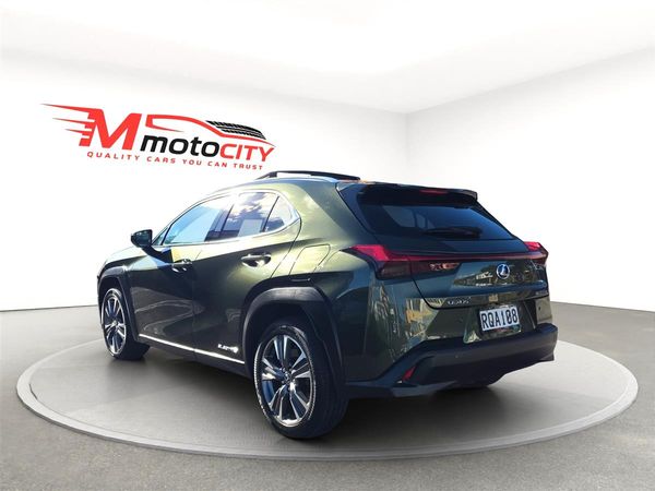 2022 Lexus UX 300e LIMITED 54KWH/EV/HD Carousel 4