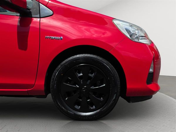 2012 Toyota Aqua HYBRID Carousel 19