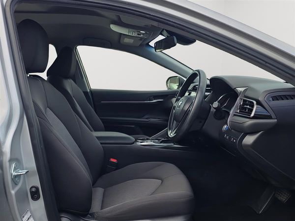 2021 Toyota Camry HYBRID, X, Low Kms Carousel 12