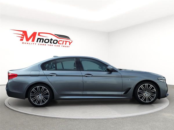 2017 BMW 530i M SPORT Carousel 1