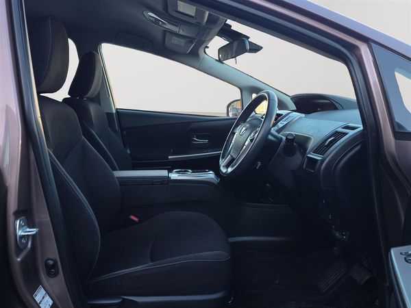 2017 Toyota Prius ALPHA HYBRID, 7 Seater Carousel 12