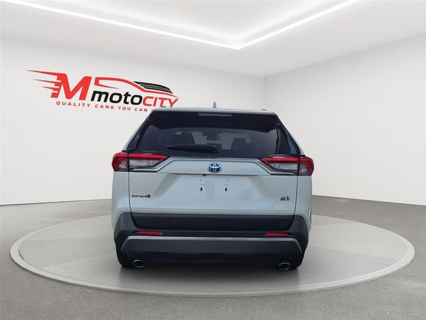 2019 Toyota RAV4 4WD, G Pack, Leather Heated Seats, Radar Cruise Carousel 3