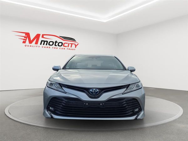2021 Toyota Camry HYBRID, X, Low Kms Carousel 7