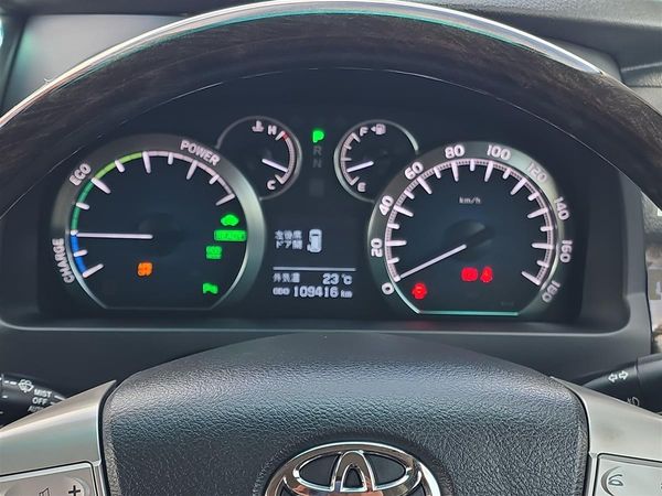 2012 Toyota Vellfire ZR, HYBRID, 7 Seater Carousel 18
