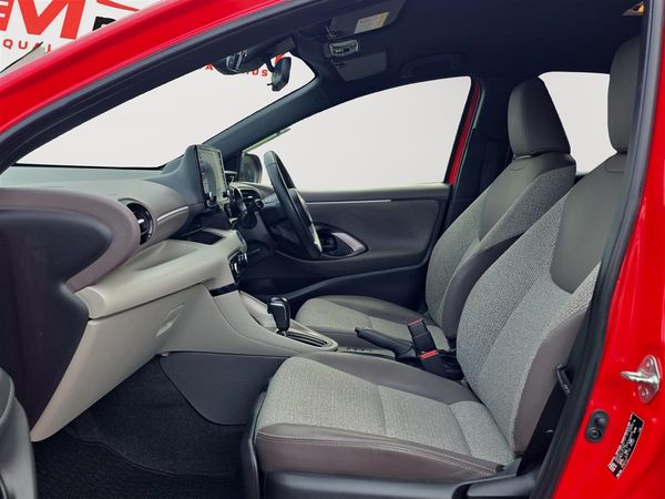 2020 Toyota Yaris HYBRID Z, Radar Cruise, Leather seats Carousel 15