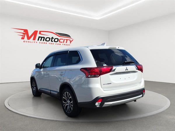 2018 Mitsubishi Outlander 7 Seater, Radar Cruise Carousel 4