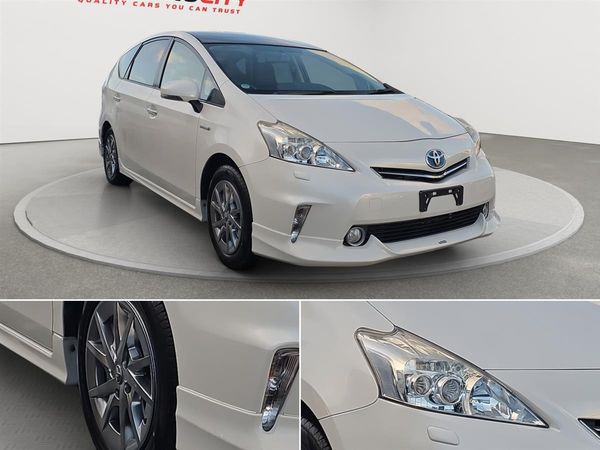 2014 Toyota Prius Alpha S, Panoramic dual roof Carousel 8