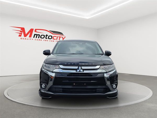 2017 Mitsubishi Outlander 7 Seats, 2.4 G Navi Package Carousel 7