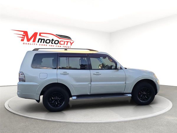 2013 Mitsubishi Pajero GR, LONG EXCEED, 4x4 Optional, 7 SEATS Carousel 1