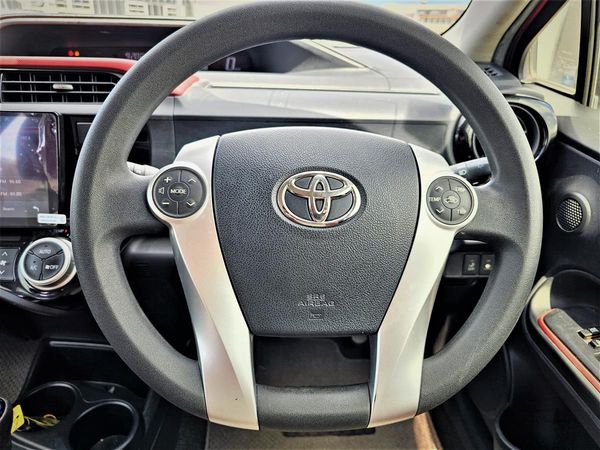 2015 Toyota Aqua HYBRID Carousel 14