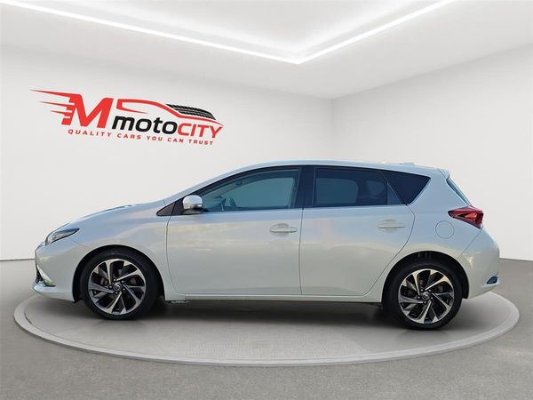 2015 Toyota Auris Leather Seats, Lane Assist, Cruise control Carousel 5