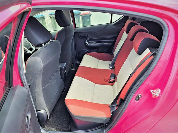 2015 Toyota Aqua HYBRID Carousel 12