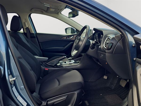 2014 Mazda Axela HYBRID, HUD, CRUISE CONTROL Carousel 12