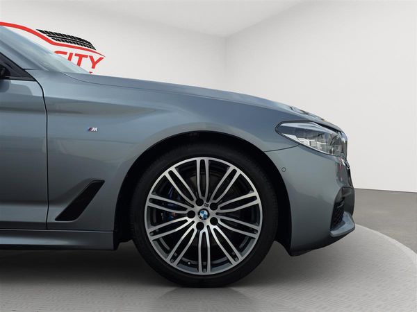 2017 BMW 530i M SPORT Carousel 19